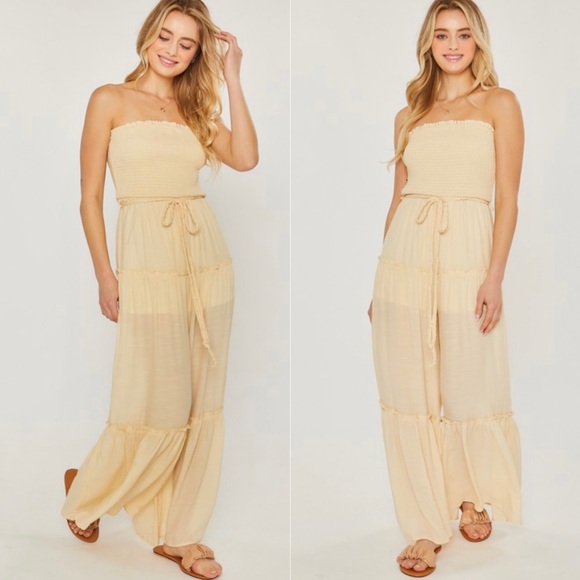 🆕Strapless wide leg smocked jumpsuit - Picture 2 of 8